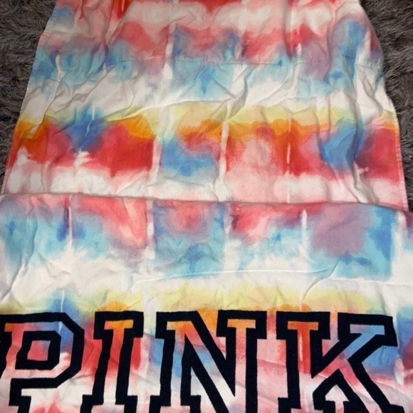 VS PINK Tie Dye Collectors Beach Towel Totebag- RARE - Picture 5 of 5